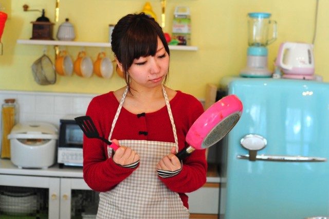 クリヤケミカル株式会社では、油汚れもきれい落とす、洗浄力抜群の食器用洗剤を販売。